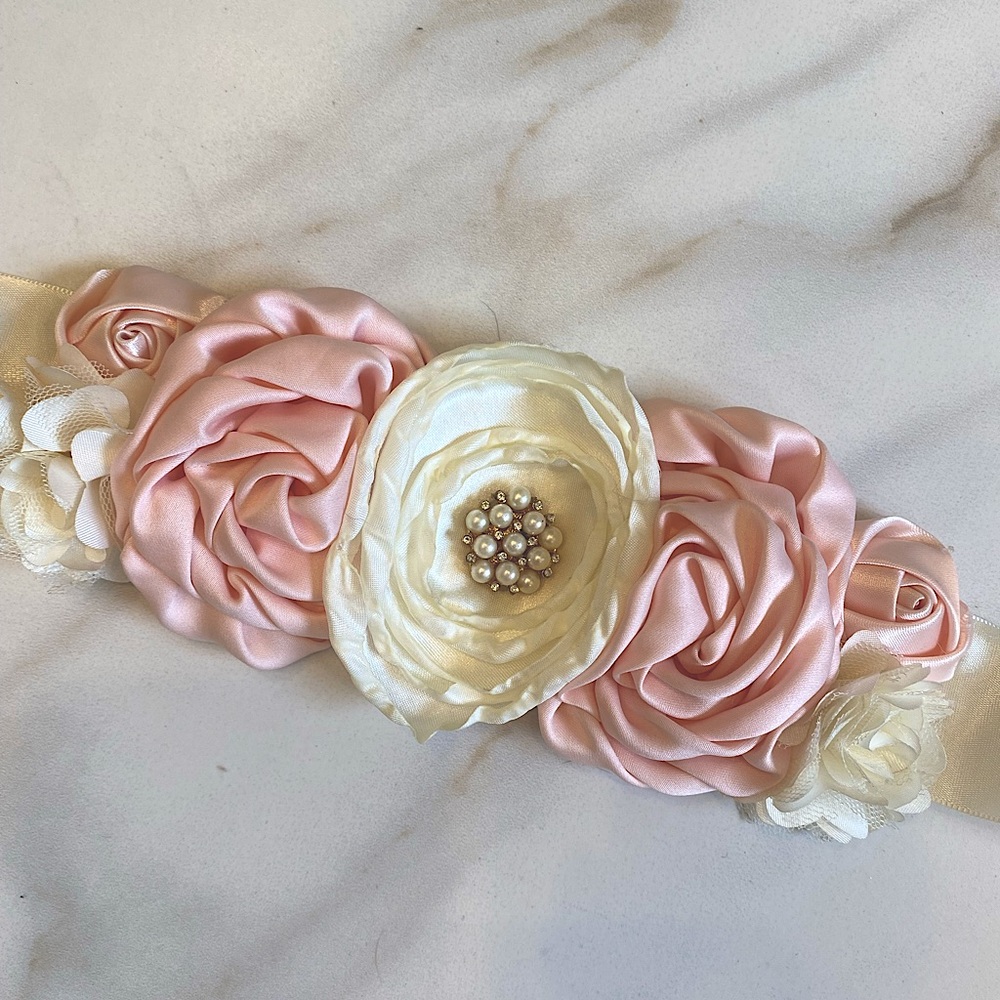 Belly belt for baby shower